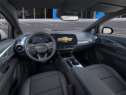 New 2025 Chevrolet Equinox EV LT image 15
