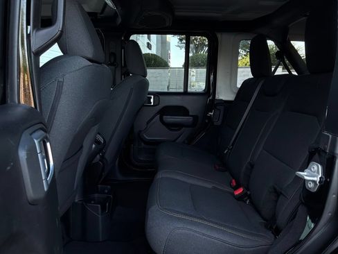 Used 2025 Jeep Wrangler Unlimited Sport AWD/4WD image 12