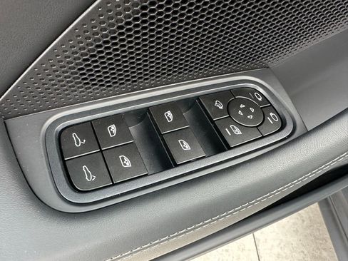 Used 2025 Porsche Panamera RWD image 15