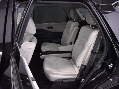 New 2026 Nissan Pathfinder SL AWD/4WD image 32