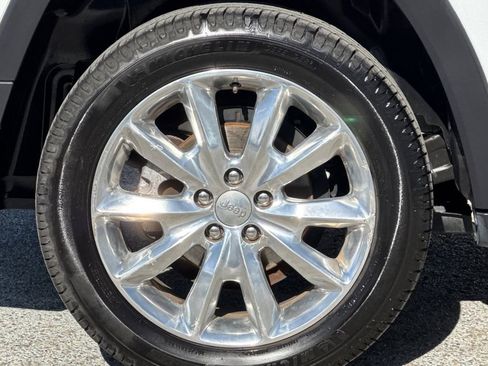 Used 2014 Jeep Cherokee Limited w/ Technology Group image 25