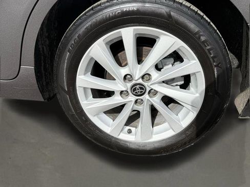 Used 2022 Toyota Camry LE image 31