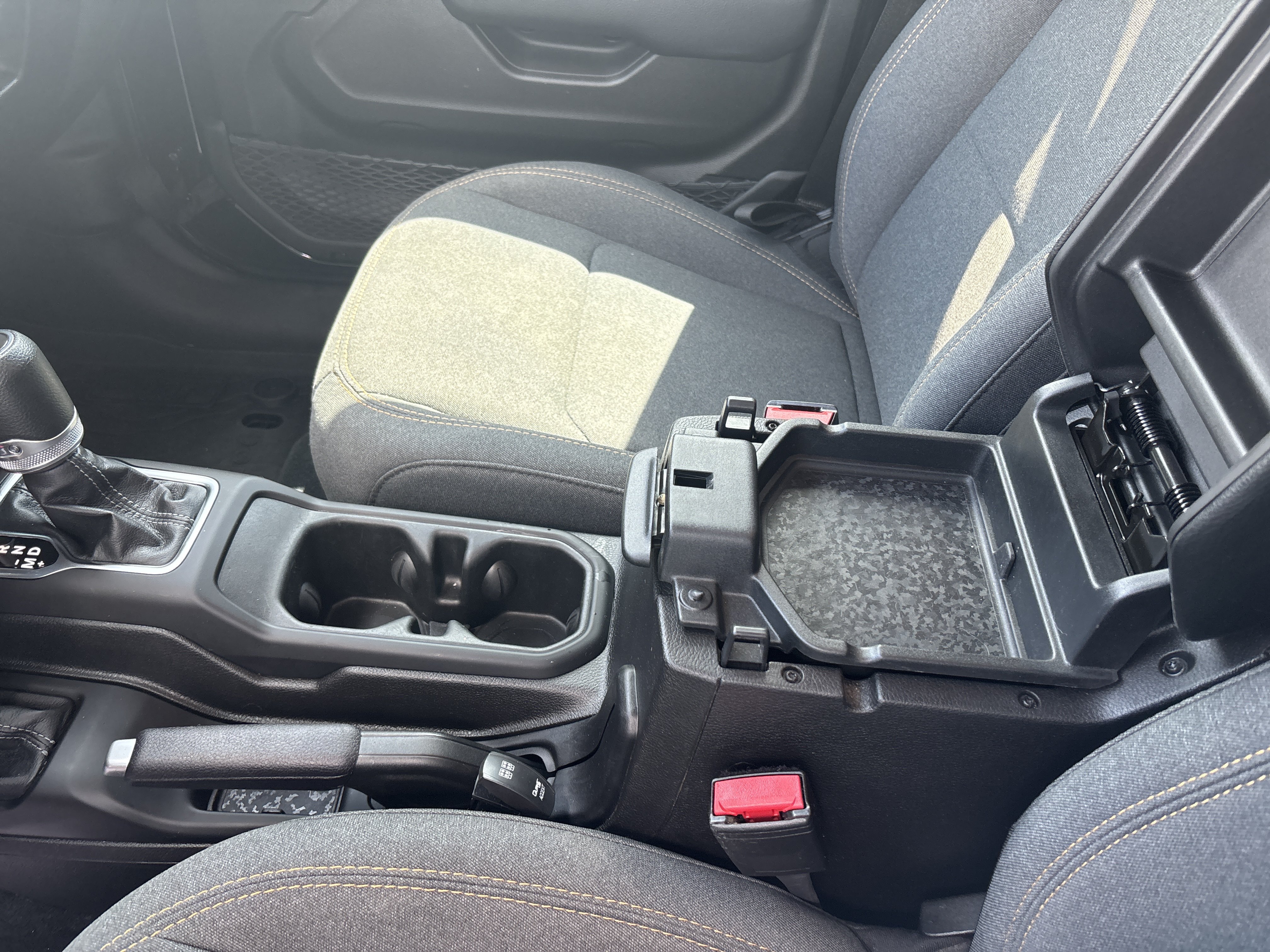 Used 2024 Jeep Gladiator Sport AWD/4WD image 23