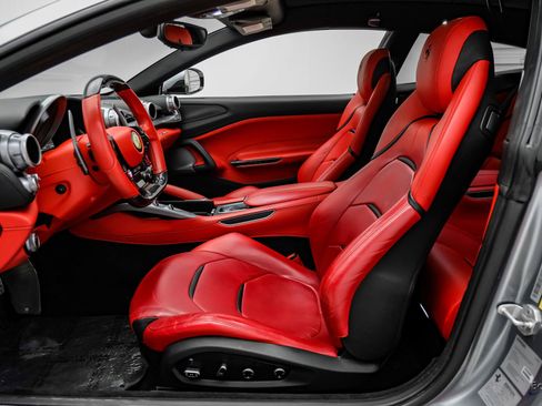 Used 2018 Ferrari GTC4Lusso AWD/4WD image 42