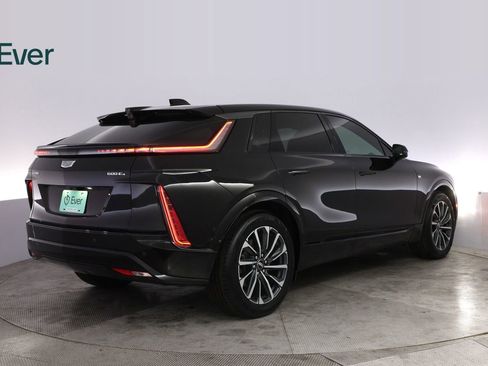 Used 2024 Cadillac Lyriq Sport AWD/4WD image 3