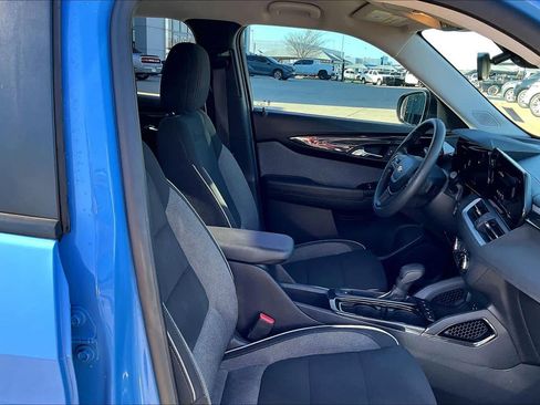 Used 2024 Chevrolet TrailBlazer LS w/ LS Convenience Package image 8