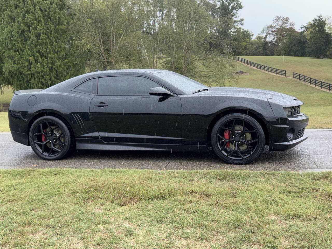 Used 2010 Chevrolet Camaro SS RWD image 17