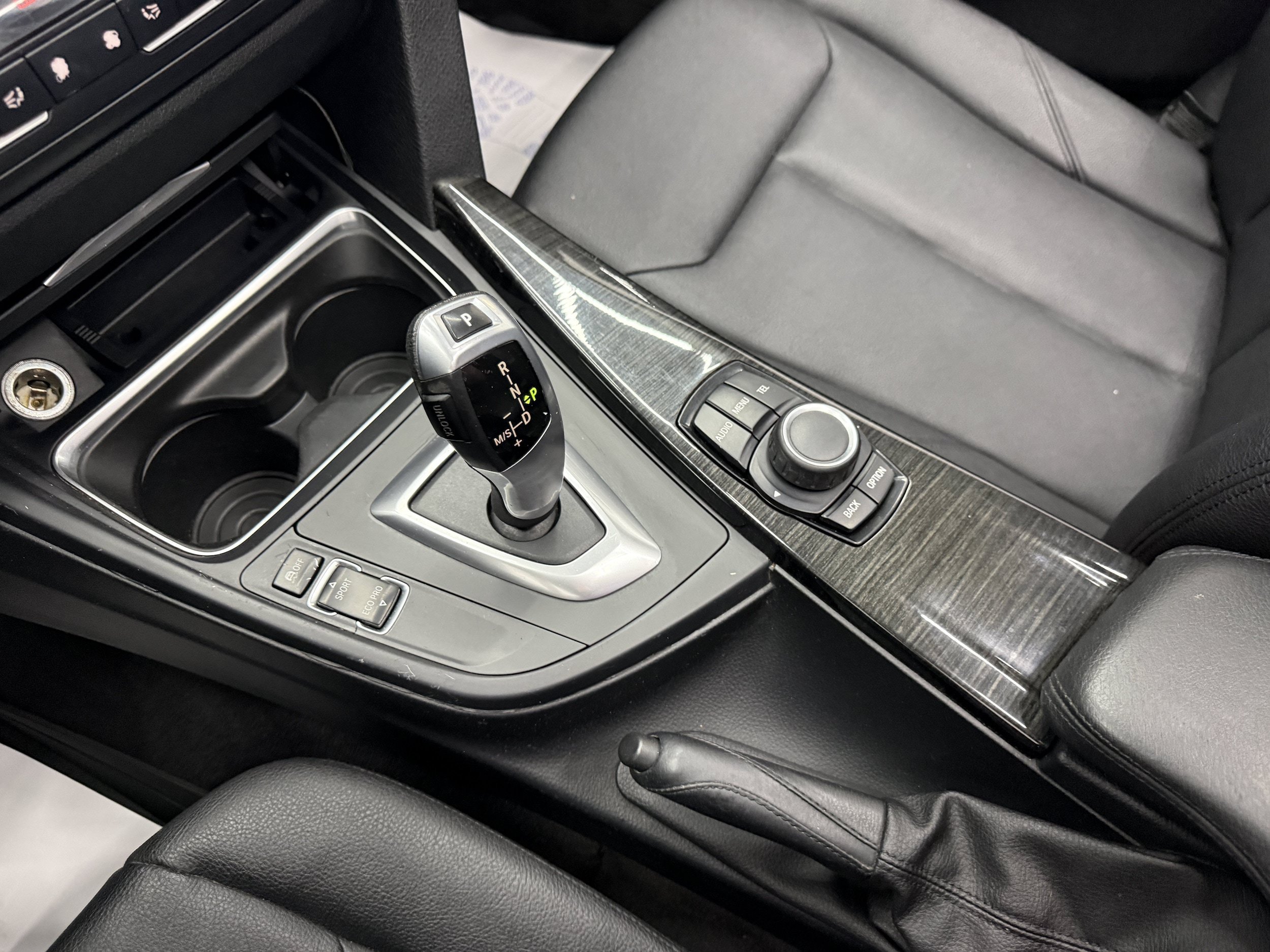 Used 2014 BMW 320i xDrive Sedan AWD/4WD image 17