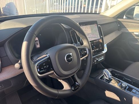 Used 2025 Volvo XC90 B5 Core w/ Climate Package image 10