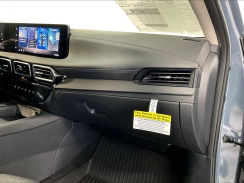 New 2026 Nissan Sentra SV w/ Floor Mat Package FWD image 21