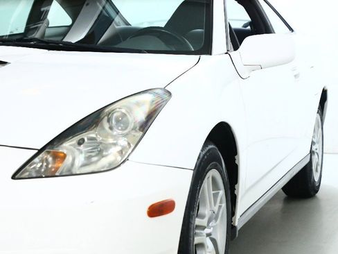 Used 2001 Toyota Celica GT image 3
