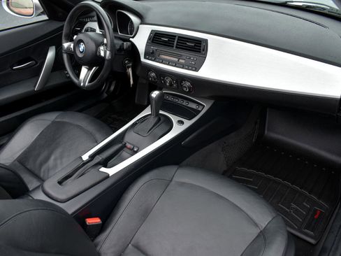 Used 2006 BMW Z4 3.0i image 19