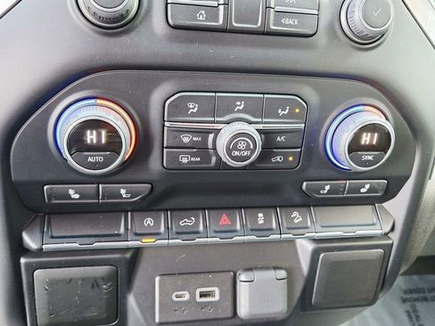 Used 2022 Chevrolet Silverado 1500 LT image 30