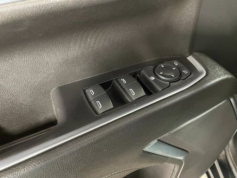 Used 2023 Chevrolet Silverado 1500 LT AWD/4WD image 19