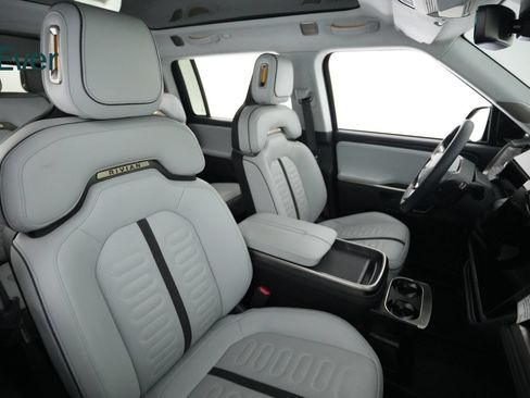 Used 2023 Rivian R1S Launch Edition AWD/4WD image 23
