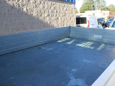 Used 2019 Ford Transit 250 138 RWD image 9