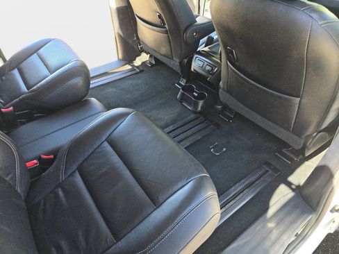 Used 2017 Toyota Sienna SE Premium FWD image 13