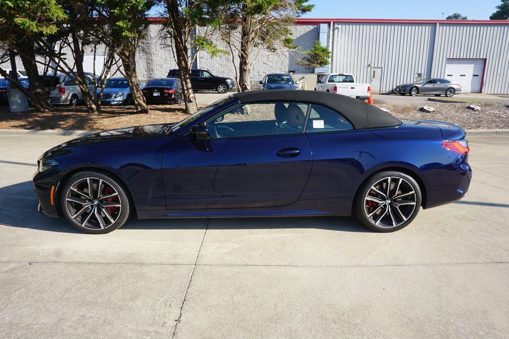 Used 2024 BMW M440i Convertible RWD image 19