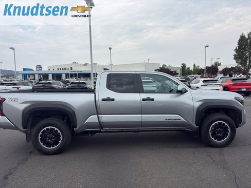 Used 2024 Toyota Tacoma 4x4 Double Cab image 8
