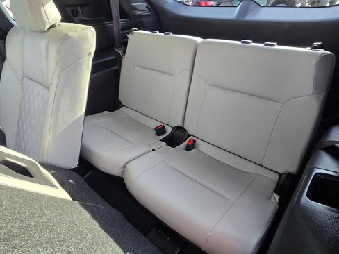 Used 2024 Mitsubishi Outlander SEL image 15