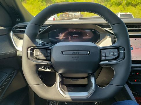 New 2026 Jeep Cherokee Laredo AWD/4WD image 12