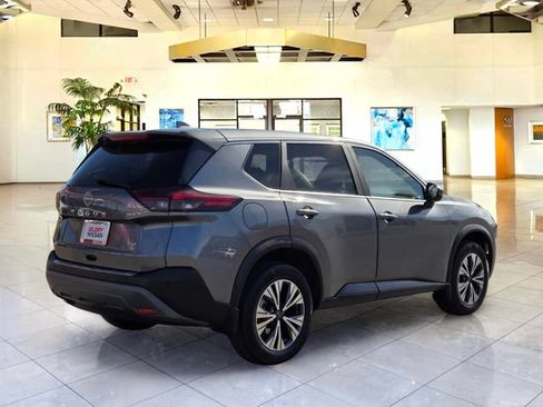 Used 2023 Nissan Rogue SV FWD image 5