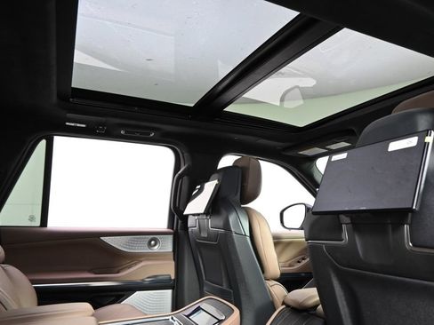 New 2026 Lincoln Navigator Black Label AWD/4WD image 17