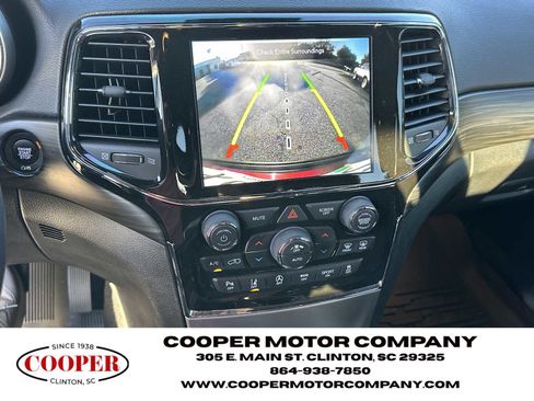 Used 2021 Jeep Grand Cherokee Laredo X image 25