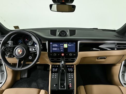 New 2025 Porsche Macan image 18