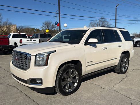 Used 2015 GMC Yukon Denali w/ Premium Package AWD/4WD image 1