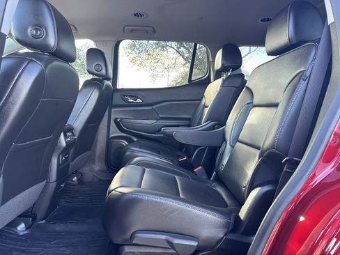 Used 2023 GMC Acadia SLT w/ Elevation Edition image 29