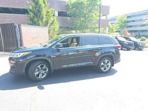 Used 2018 Toyota Highlander Limited Platinum AWD/4WD image 1