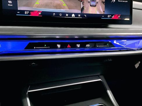 Used 2025 BMW 760i xDrive image 34