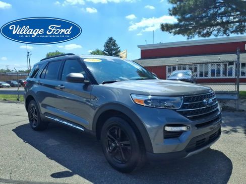 Certified 2024 Ford Explorer XLT w/ Equipment Group 202A AWD/4WD image 4