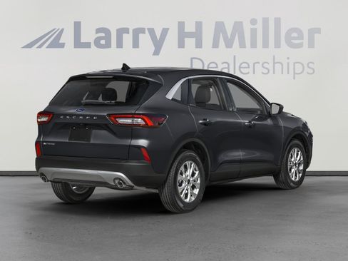 Used 2024 Ford Escape Active AWD/4WD image 2