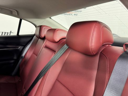 Used 2025 MAZDA MAZDA3 s image 24