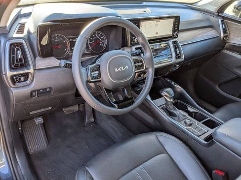 Used 2022 Kia Sorento S image 16