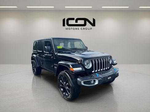 Used 2023 Jeep Wrangler Unlimited Sahara AWD/4WD image 4
