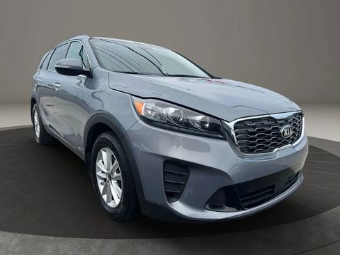 Used 2020 Kia Sorento LX w/ LX I4 Convenience Package image 3
