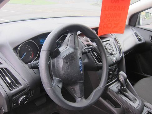 Used 2014 Ford Focus S FWD image 6
