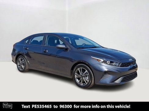 Certified 2023 Kia Forte LXS image 1