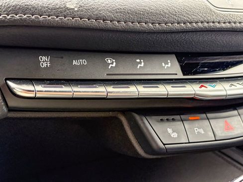 Certified 2023 Cadillac XT4 Luxury w/ Cold Weather Package FWD image 27