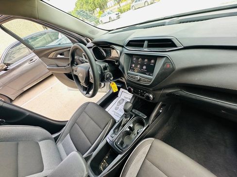 Used 2021 Chevrolet TrailBlazer LS FWD image 28