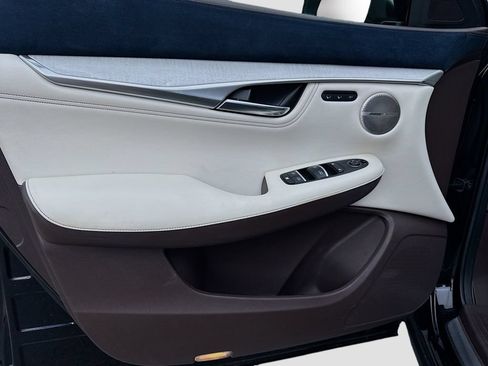 Used 2019 INFINITI QX50 Essential w/ Sensory Package FWD image 23