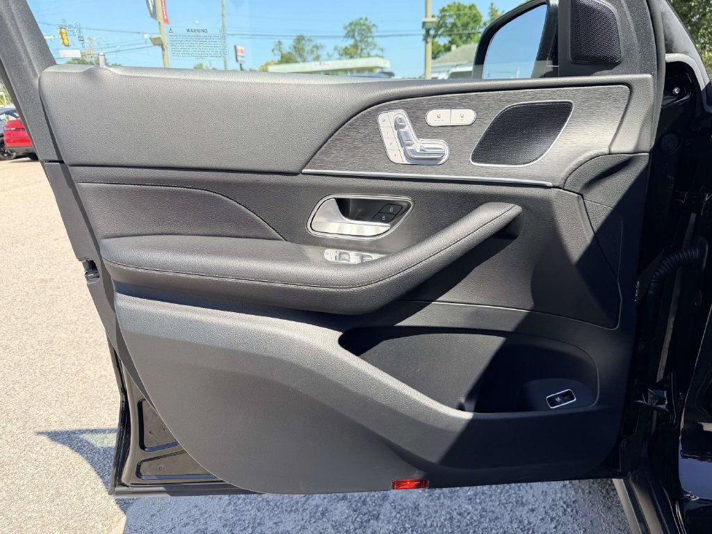 Used 2025 Mercedes-Benz GLE 350 4MATIC image 17