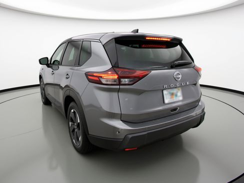 Used 2025 Nissan Rogue SV FWD image 6
