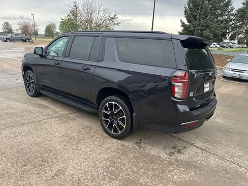 Used 2022 Chevrolet Suburban RST w/ Luxury Package AWD/4WD image 38