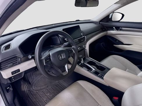 Used 2018 Honda Accord LX image 9