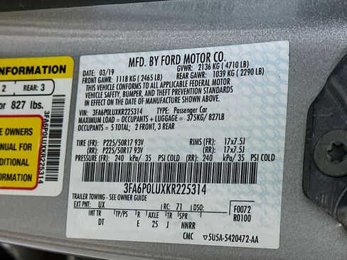 Used 2019 Ford Fusion SE FWD image 12