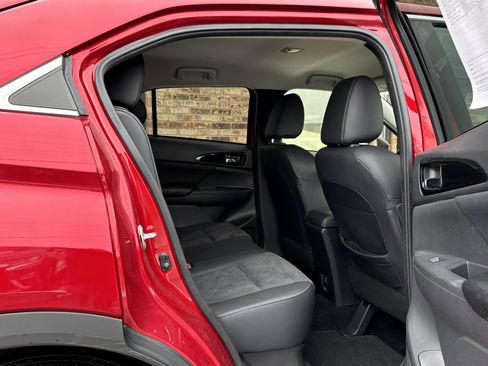 Used 2023 Mitsubishi Eclipse Cross SE image 12
